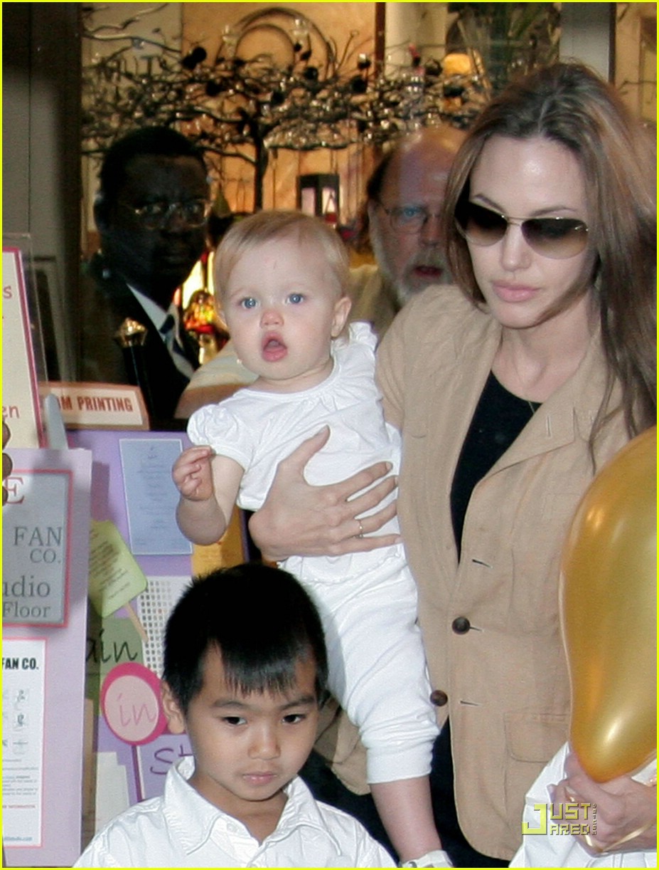 Happy Birthday, Shiloh JoliePitt! Photo 1160811 Photos Just Jared
