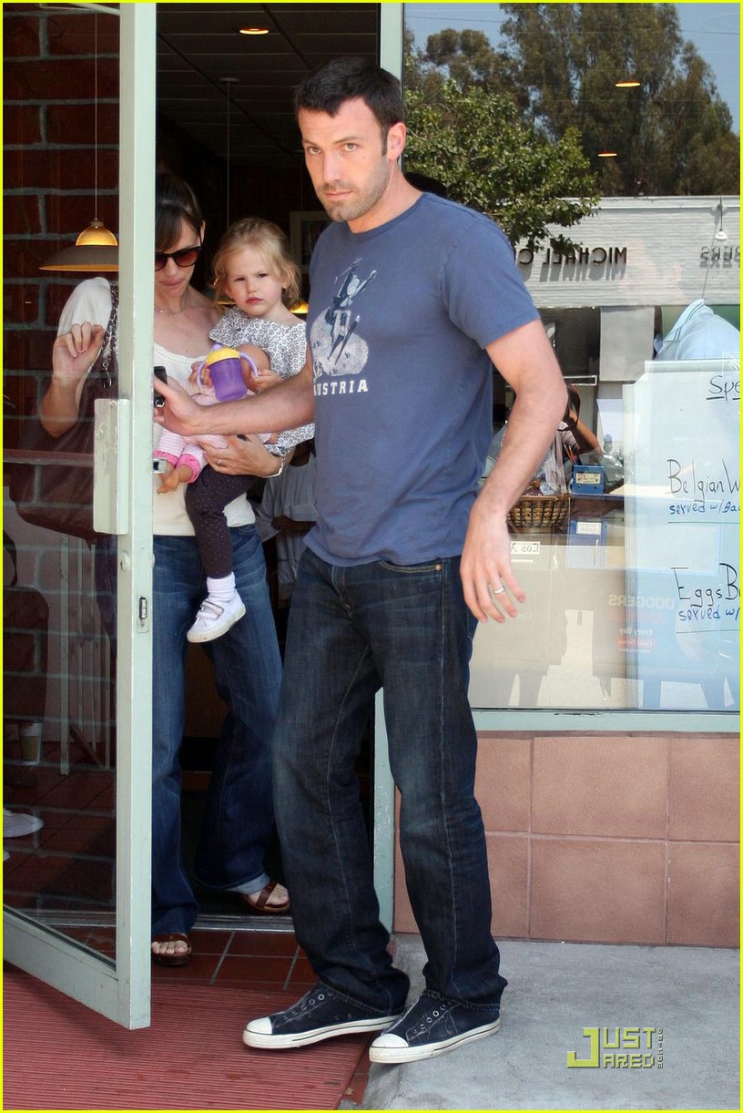 Jennifer Garner is an Early Bird Photo 1236111 Ben Affleck