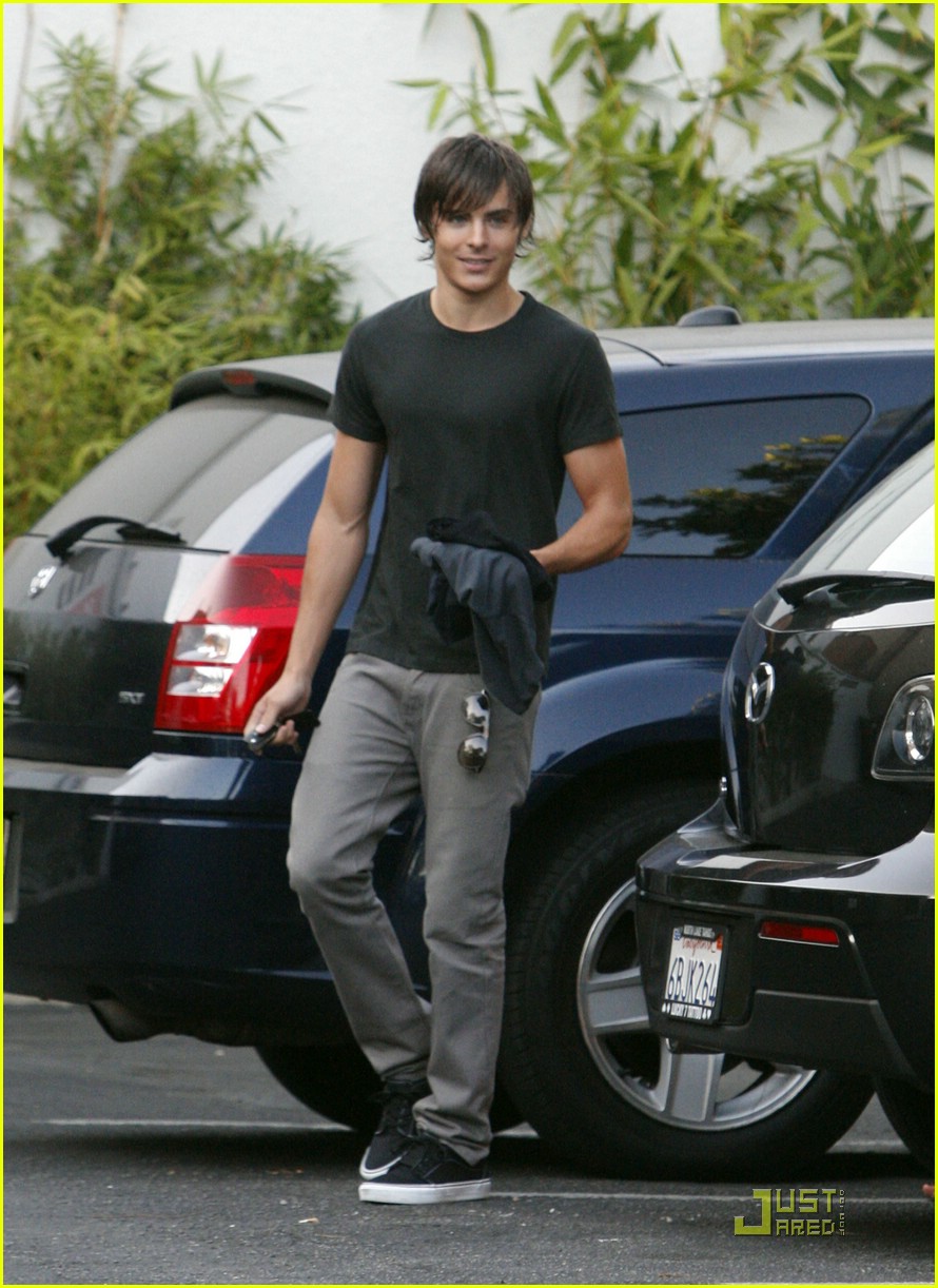 Who is Zac Efron's Mystery Woman?: Photo 1298141 | Pictures | Just Jared