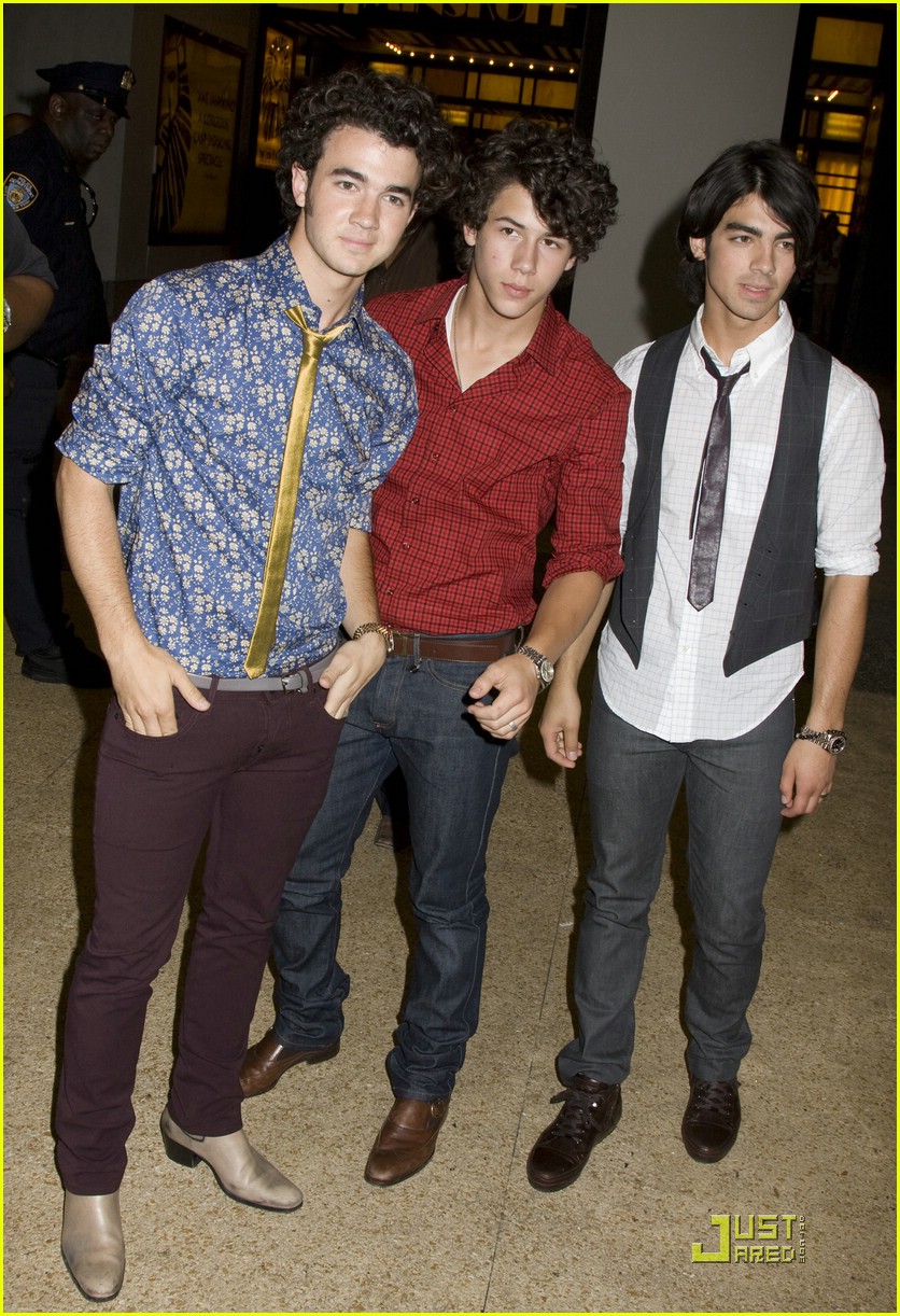 The Jonas Brothers Burn Up New York Photo 1338371 Photos Just