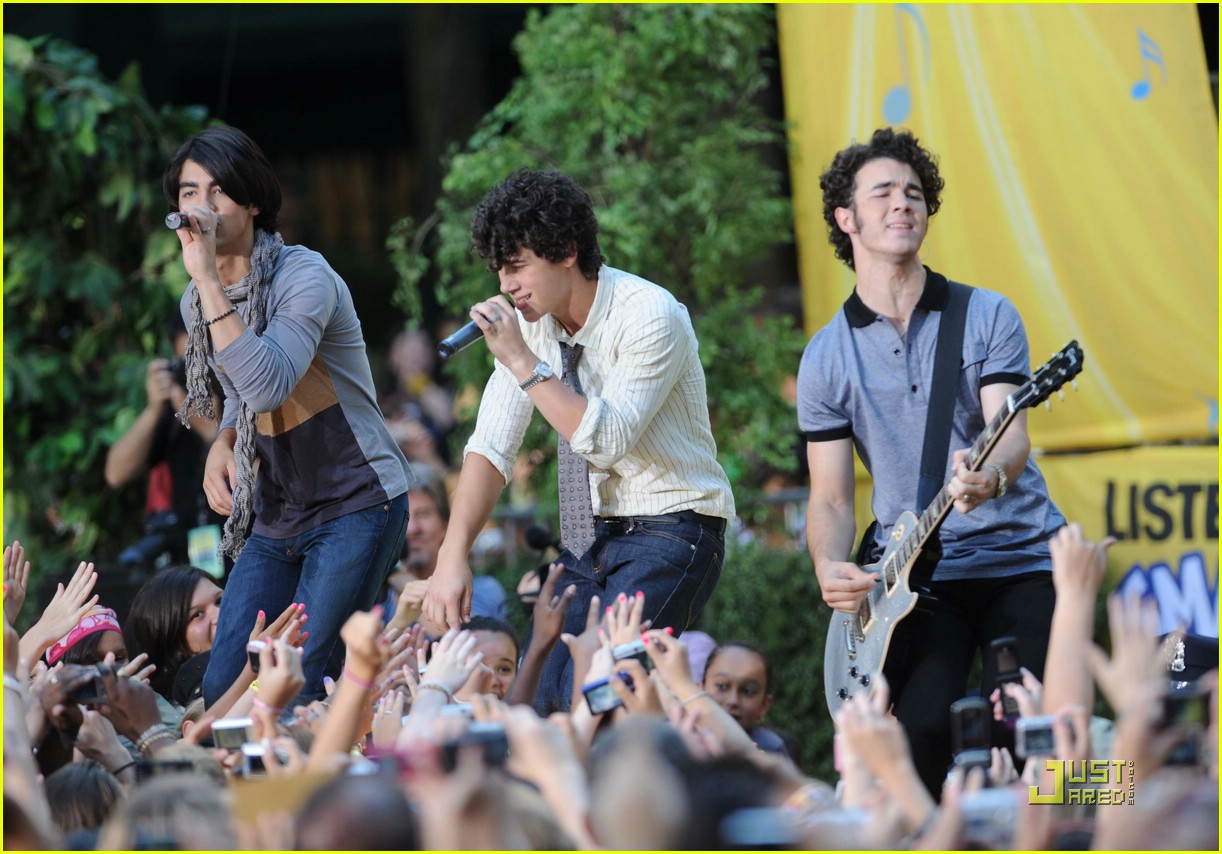 The Jonas Brothers Say Good Morning: Photo 1328711 | Joe Jonas, Jonas