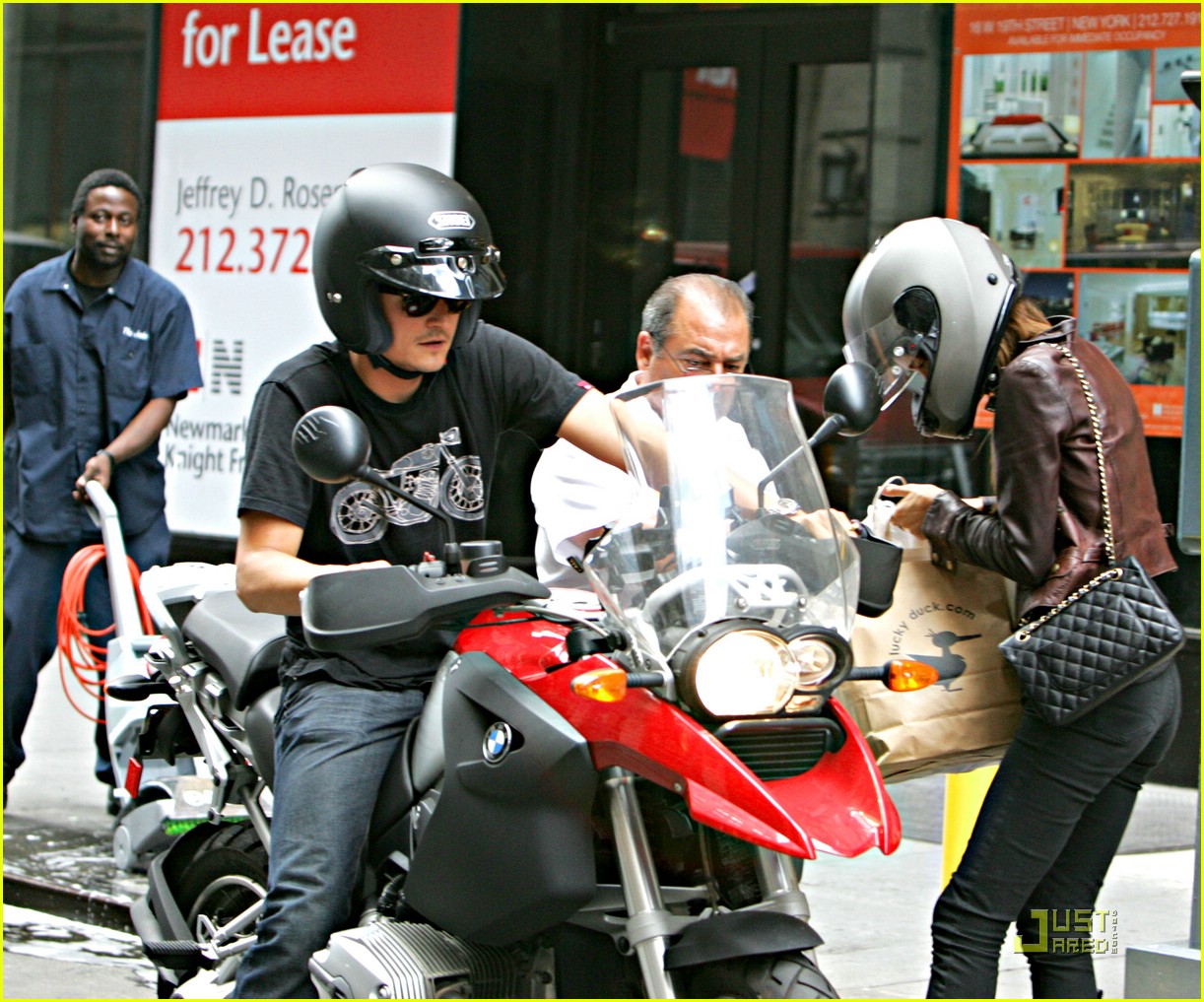 Miranda Kerr is One Lucky Duck: Photo 1354261 | Photos | Just Jared