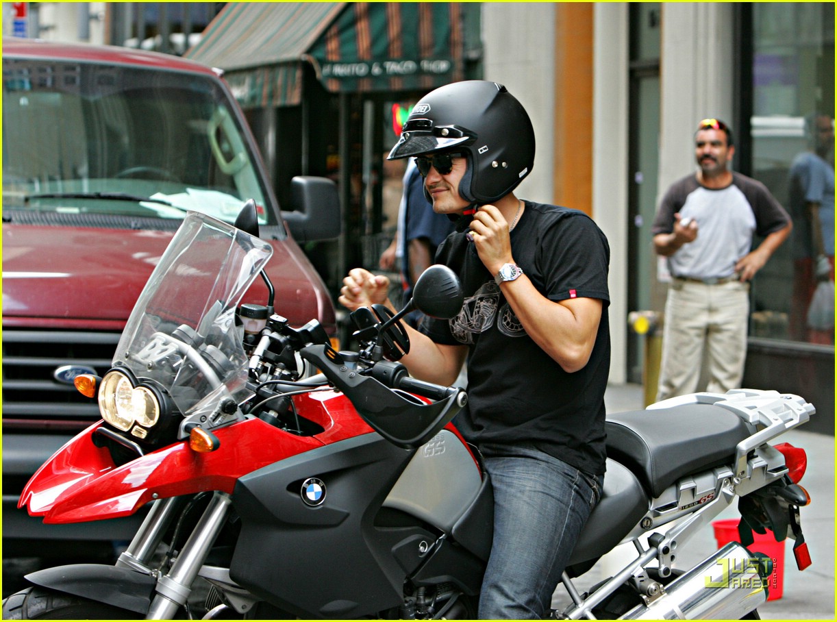 Miranda Kerr is One Lucky Duck: Photo 1354311 | Miranda Kerr, Orlando