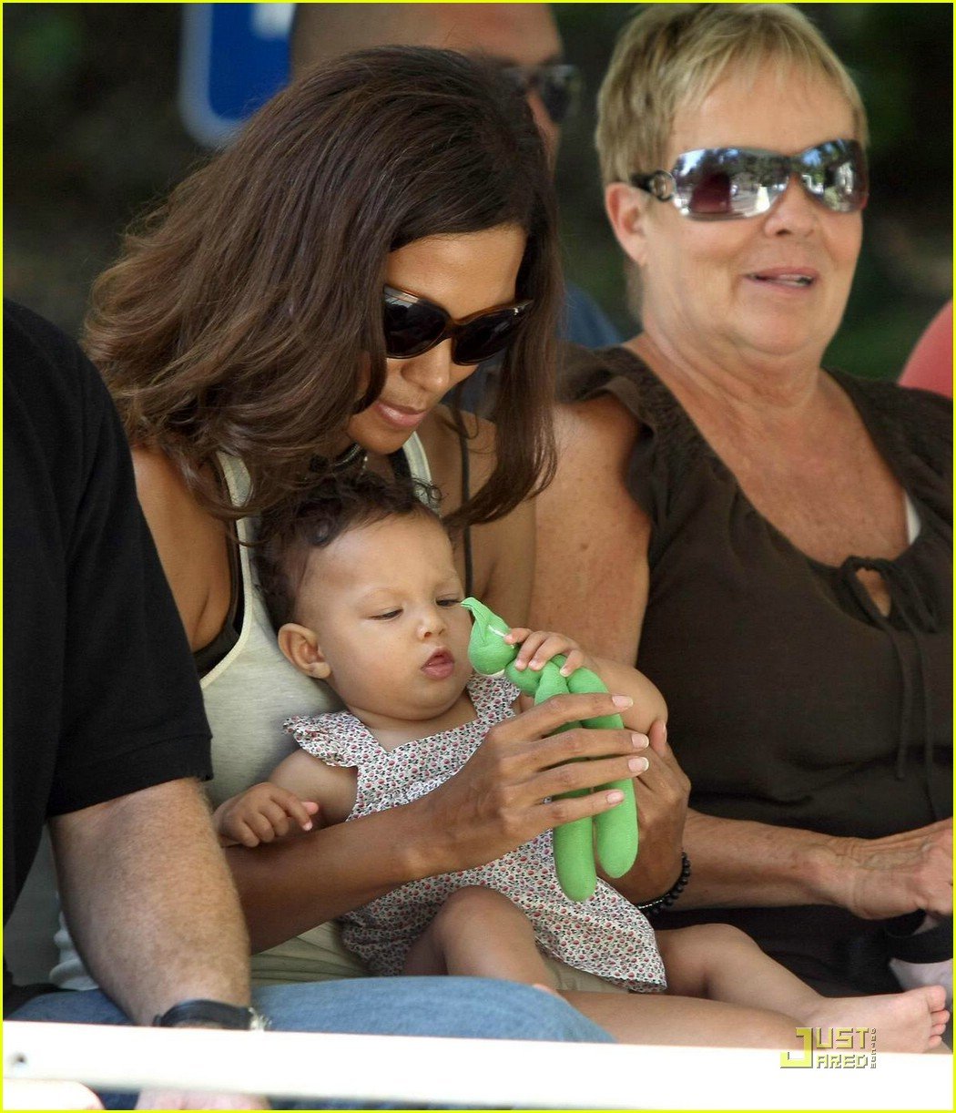 Nahla Aubry: It’s A Zoo Up In Here!: Photo 1381511 | Photos | Just