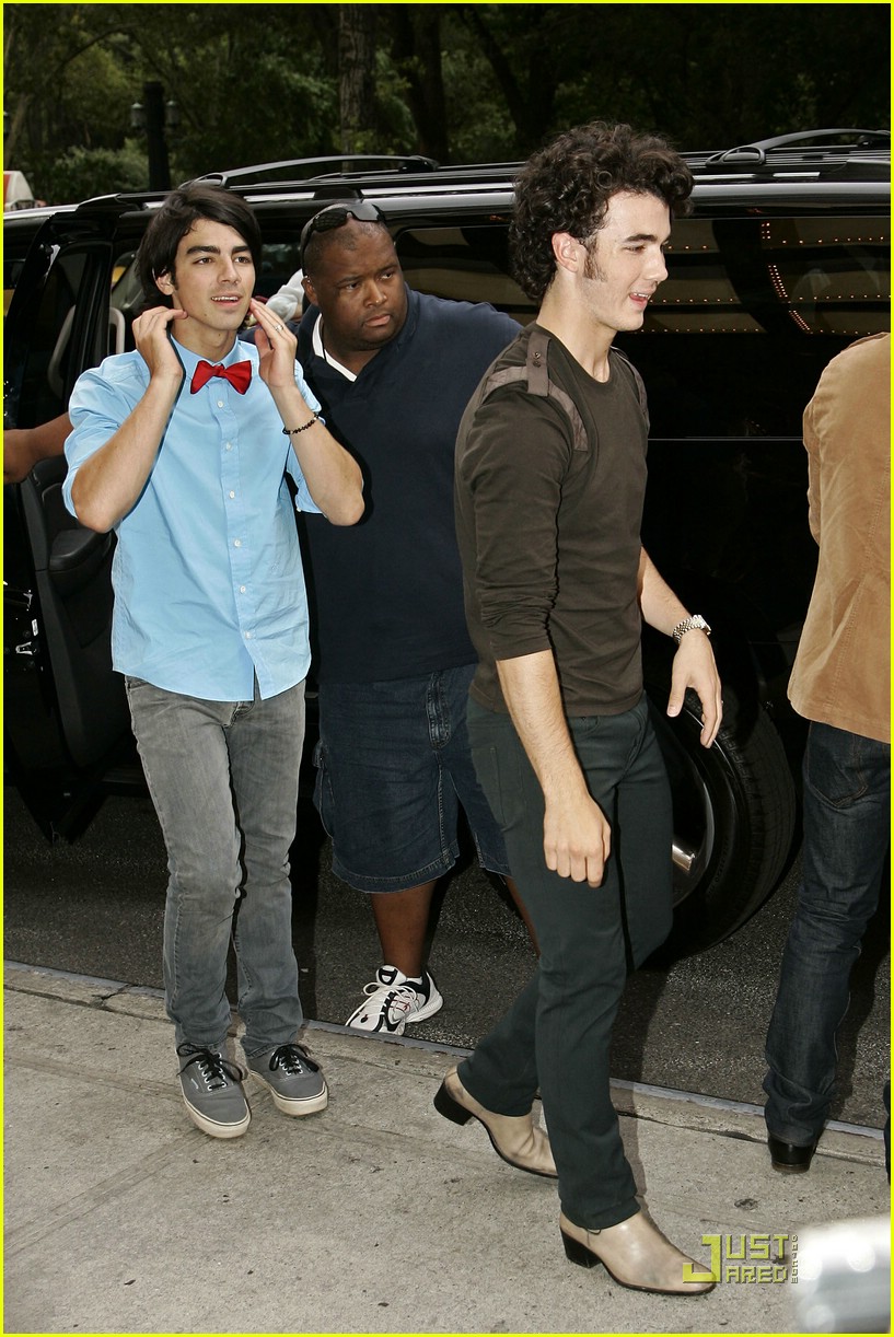 Taylor Swift Shoots Jonas Brothers 3D Movie Photo 1340671 Joe Jonas