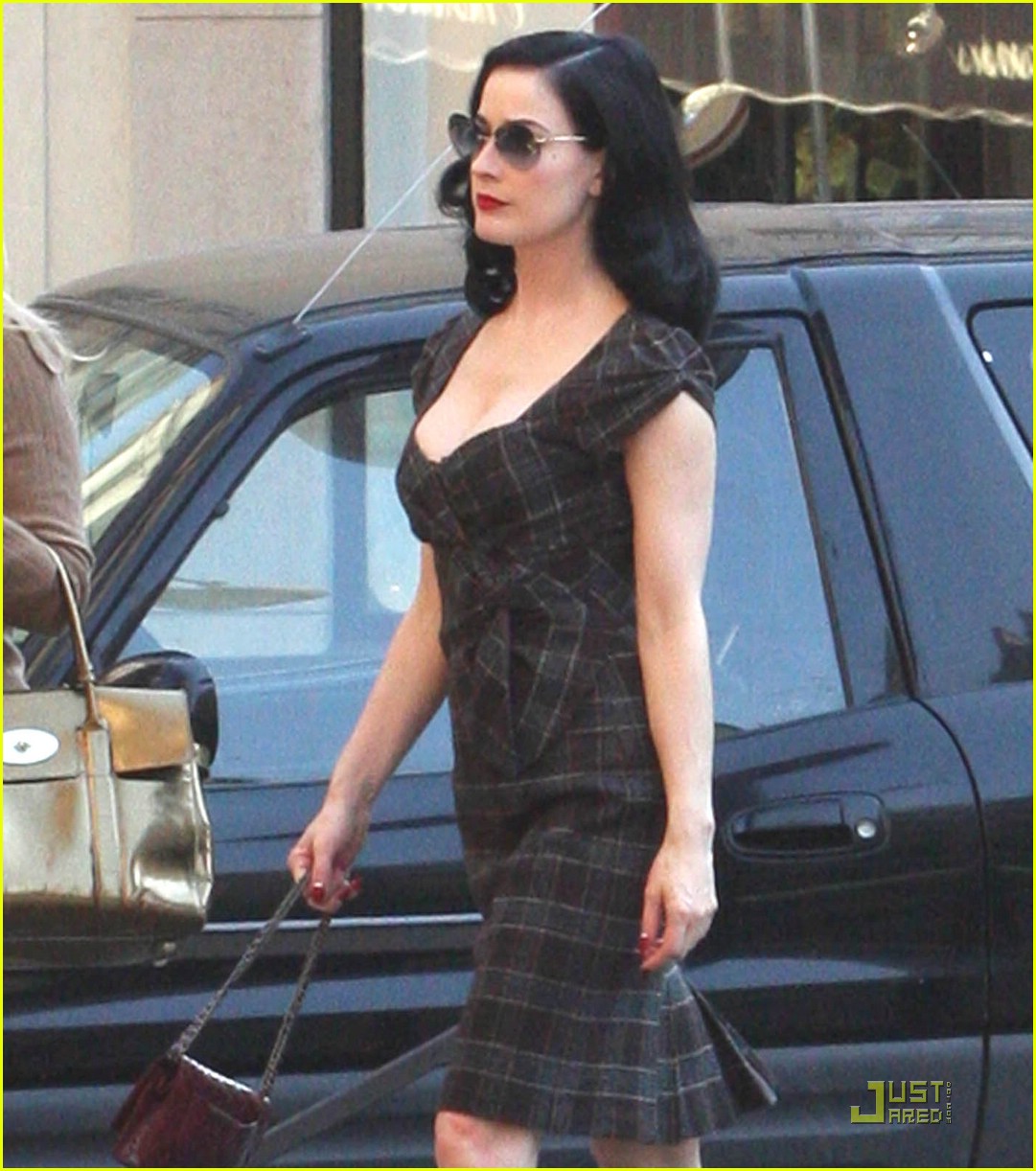 Happy Birthday, Dita Von Teese!: Photo 1448581 | Photos | Just Jared