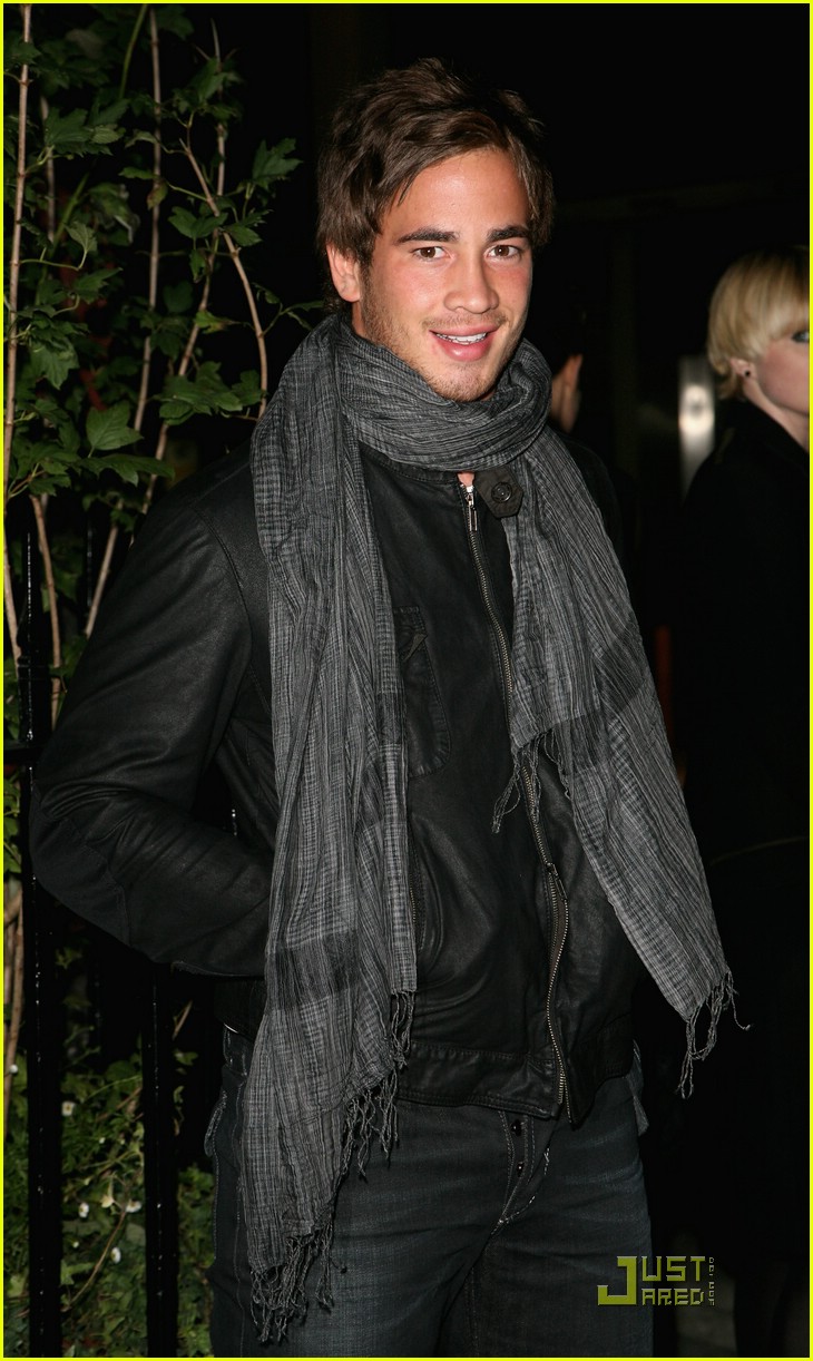 Jude Law This Is The Home That Dunhill Built Photo 1424641 Photos