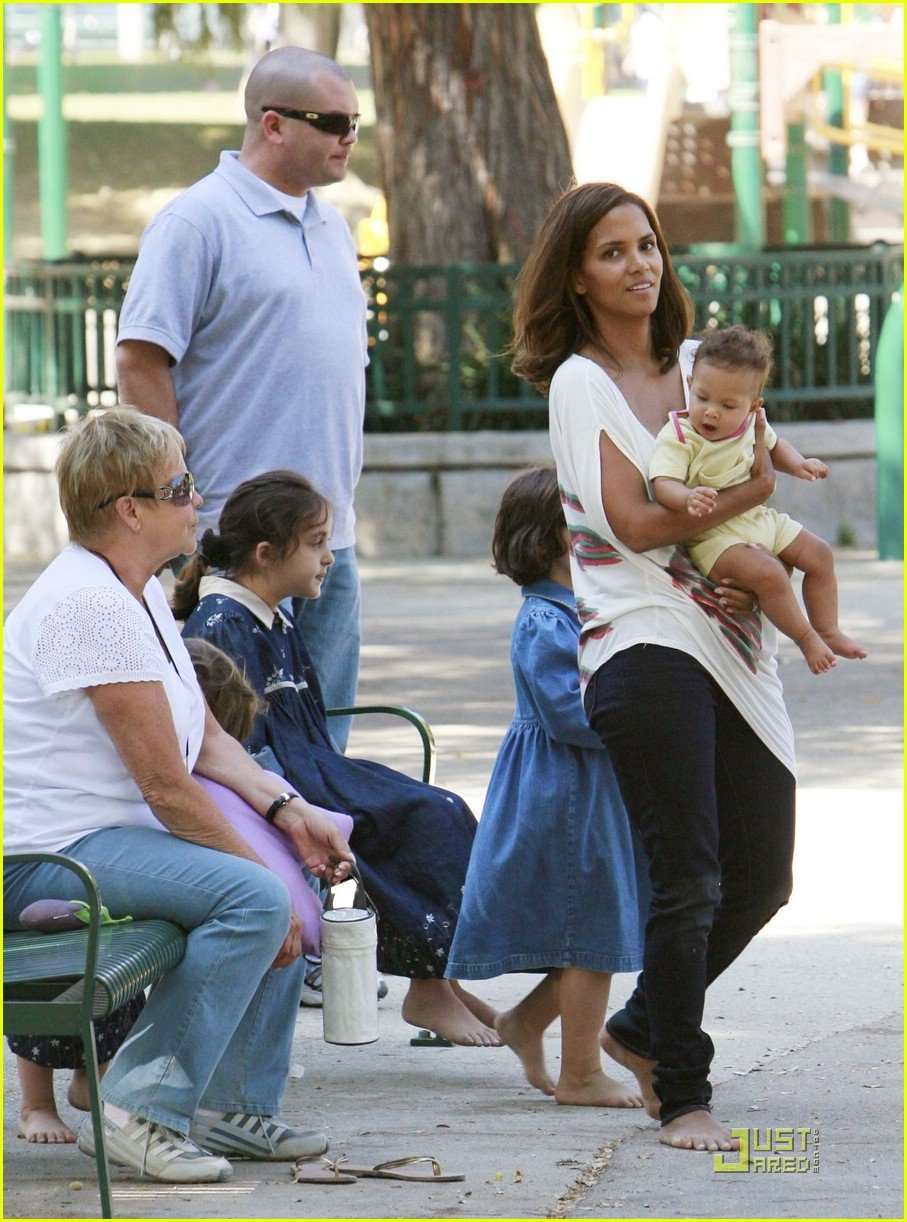 Nahla Aubry’s Playdate at the Park: Photo 1434731 | Photos | Just Jared