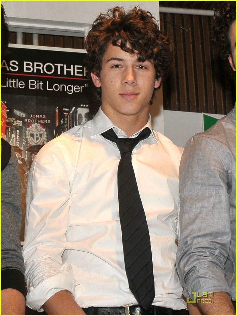 The Jonas Brothers Go Gold in Spain Photo 1464791 Photos Just