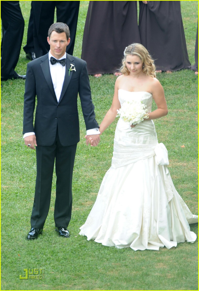 Here are the very first wedding pictures of former 7th Heaven star Beverley ...