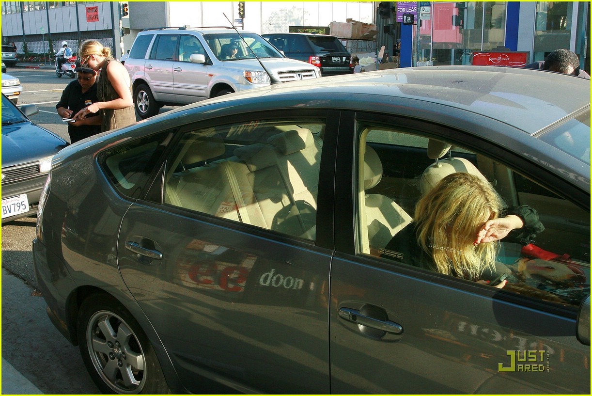 MaryKate Olsen's Car Accident VIDEO Photo 1494791 MaryKate