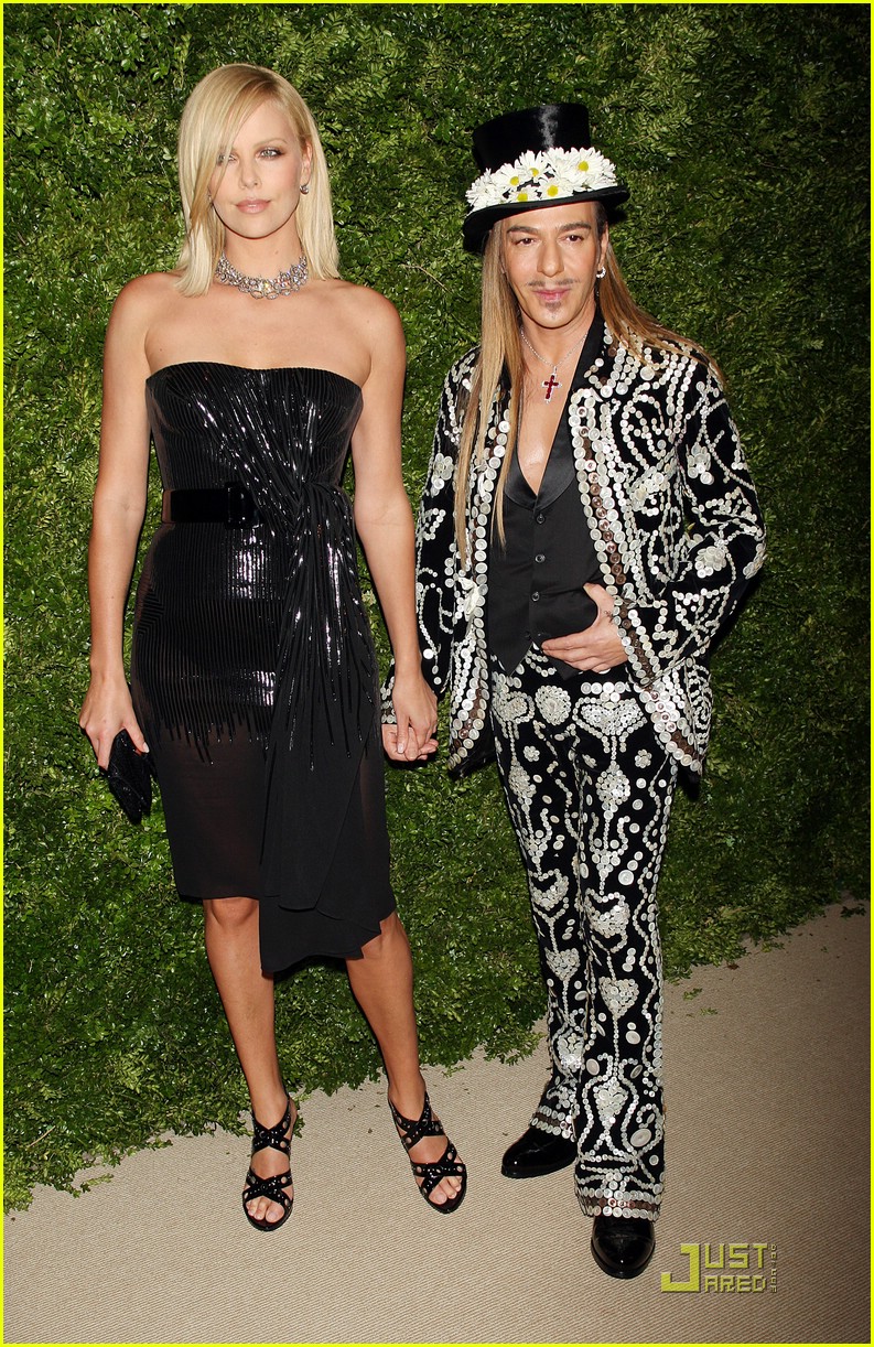 Charlize Theron Vogue 2022(02)