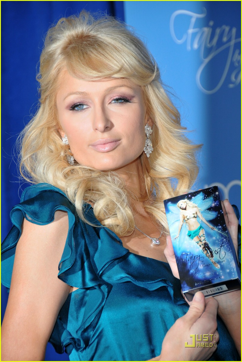 Paris Hilton Fiddles With Fairy Dust: Photo 1573631 | Paris Hilton