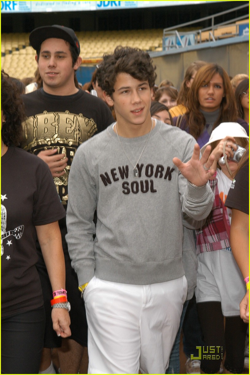 Nick Jonas Diabetes at Dodgers Stadium Photo 1521581 Jonas Brothers