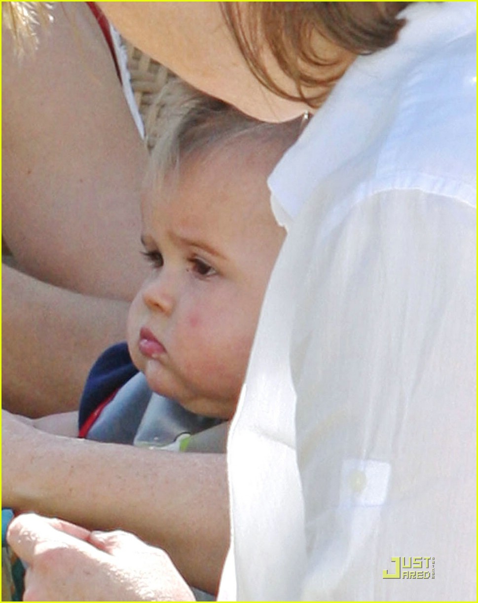 Nell Burton is Cute as Pie: Photo 1524361 | Billy Ray Burton, Celebrity