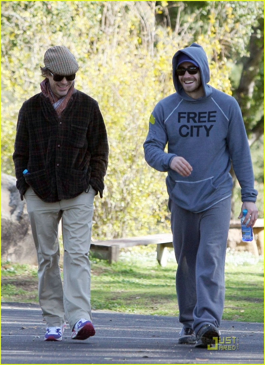 Jake Gyllenhaal & Robert Downey Jr. Ojai Joy! Photo 1620031 Jake(01)
