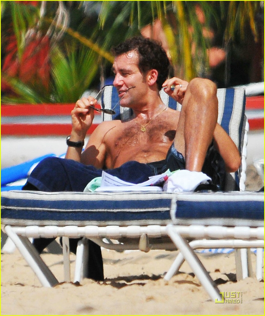 Clive Owen is Shirtless Sexy. clive owen shirtless 031672981. 