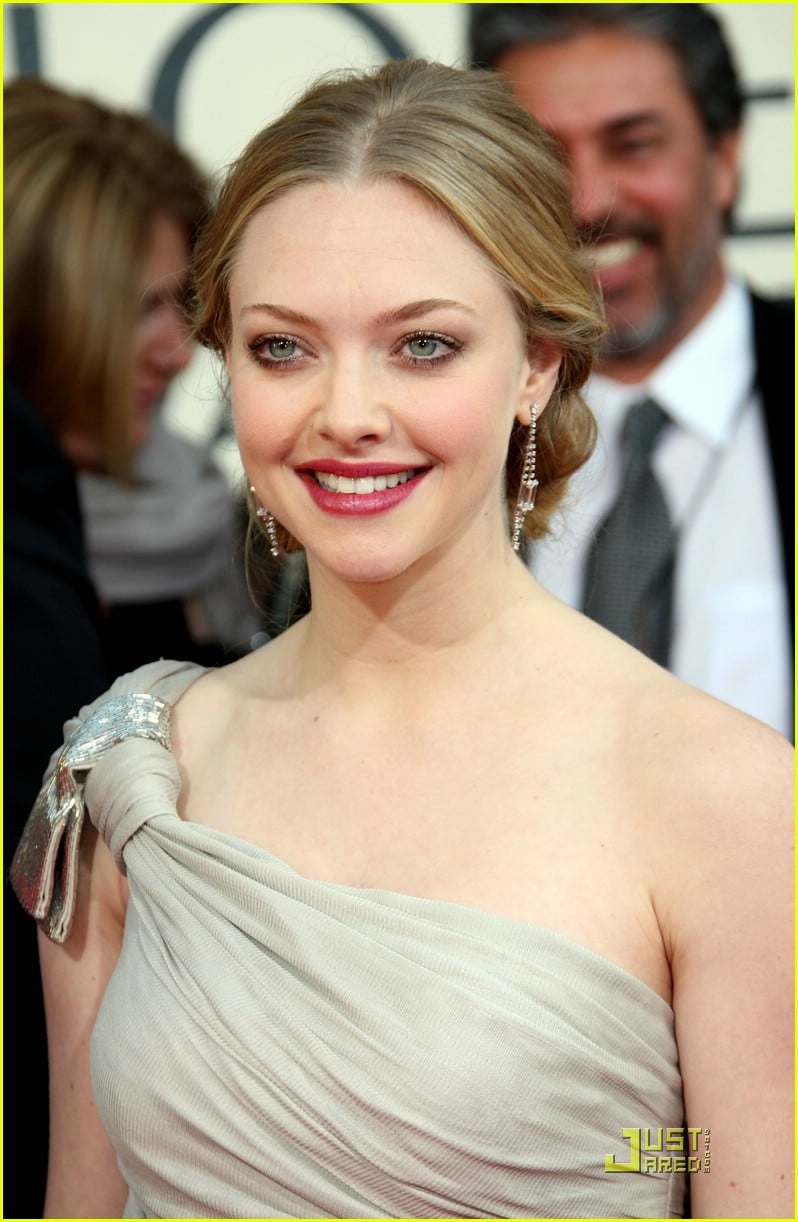 Amanda Seyfried & Dominic Cooper: Golden Couple!: Photo 1648531