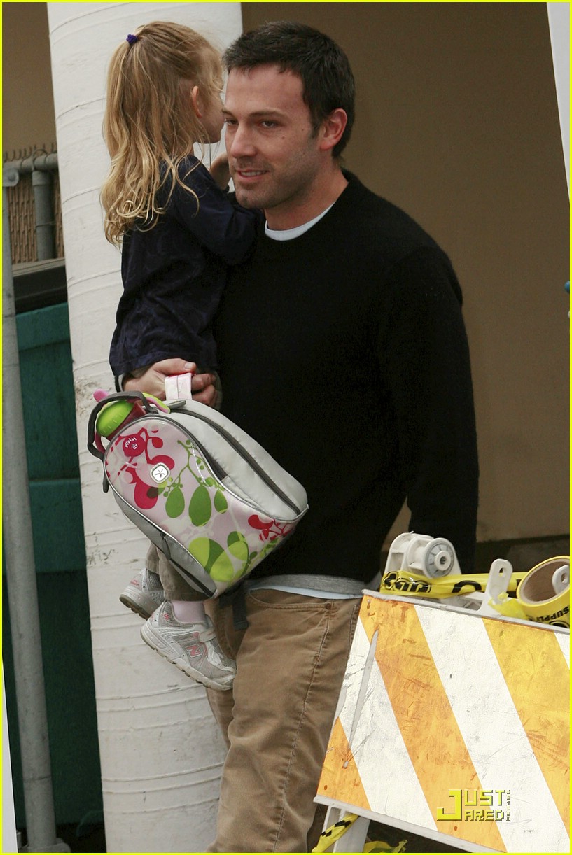 Violet Affleck Big Sister Time! Photo 1670201 Ben Affleck