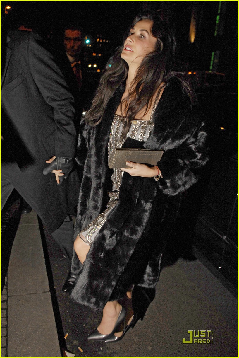 Demi Moore Cries Happy Tears: Photo 1721101 | Ashton Kutcher, Demi Moore Photos | Just Jared