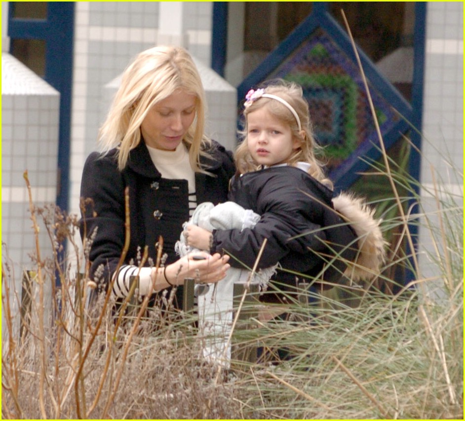 Paltrow's Apple of Her Eye Photo 1748611 Apple Martin(02)