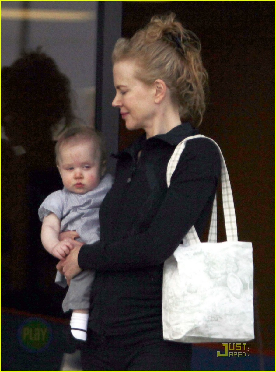 Nicole Kidman Has a Sunday Stroll Photo 1786611 Celebrity Babies