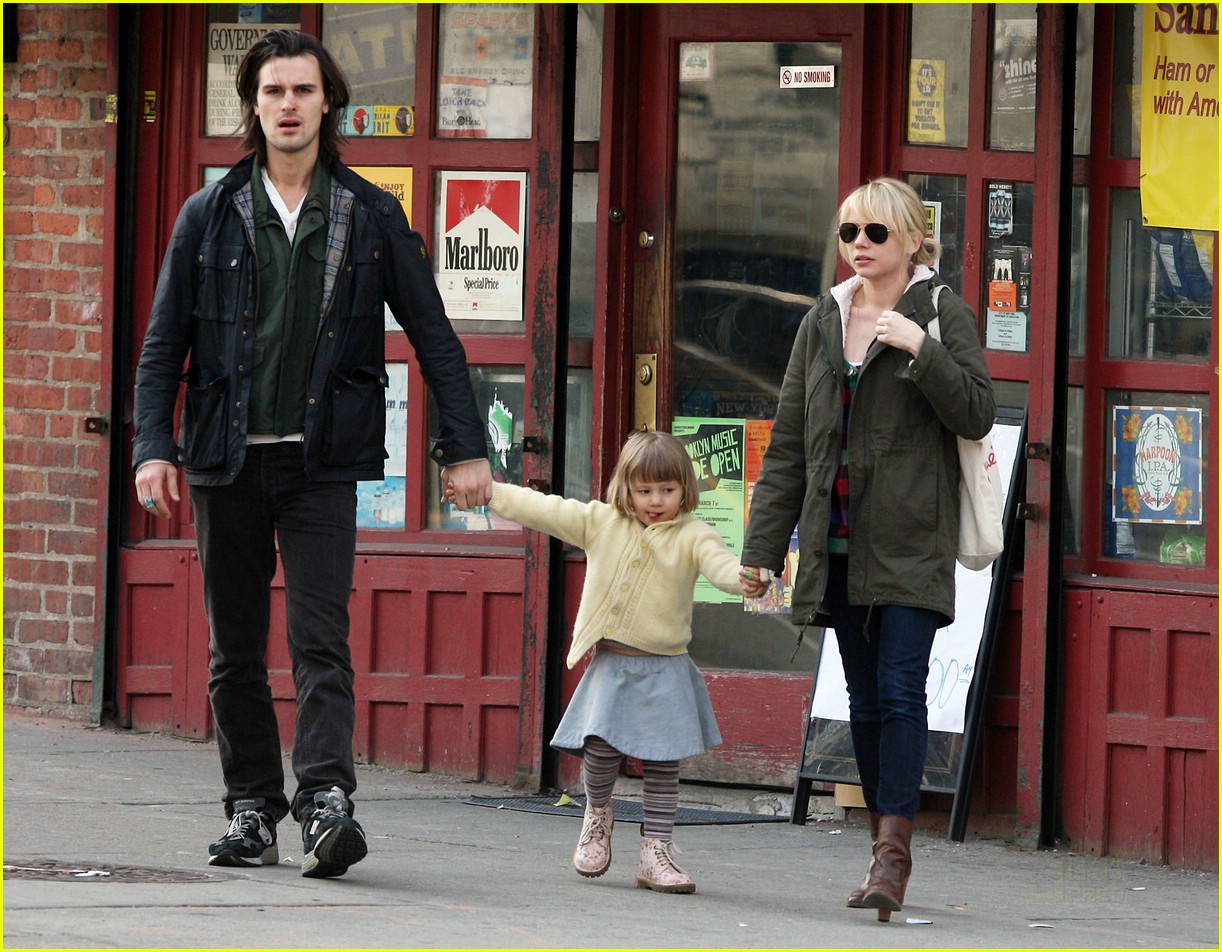 Matilda Ledger is a Flower Girl Photo 1799061 Celebrity Babies