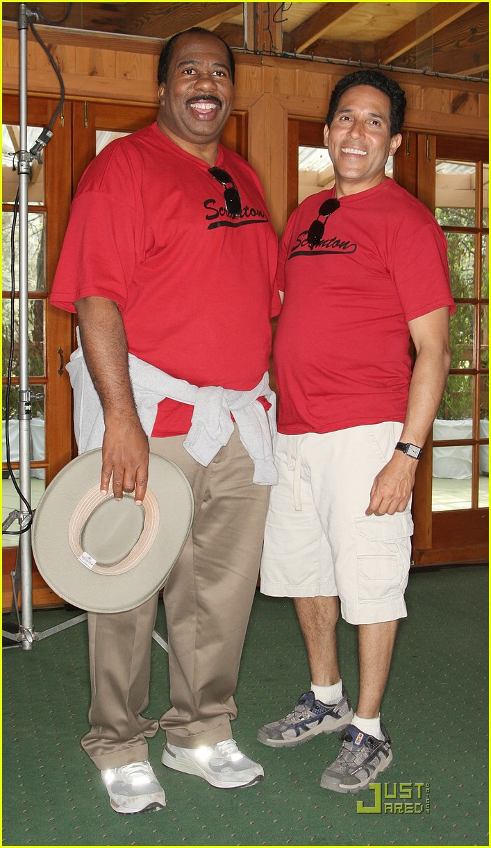 'The Office' Celebrates 100th Episode Photo 1854741 Angela Kinsey