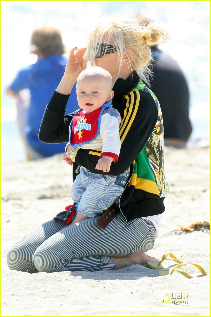 Gwen Stefani is a Long Beach Babe Photo 1836301 Celebrity Babies