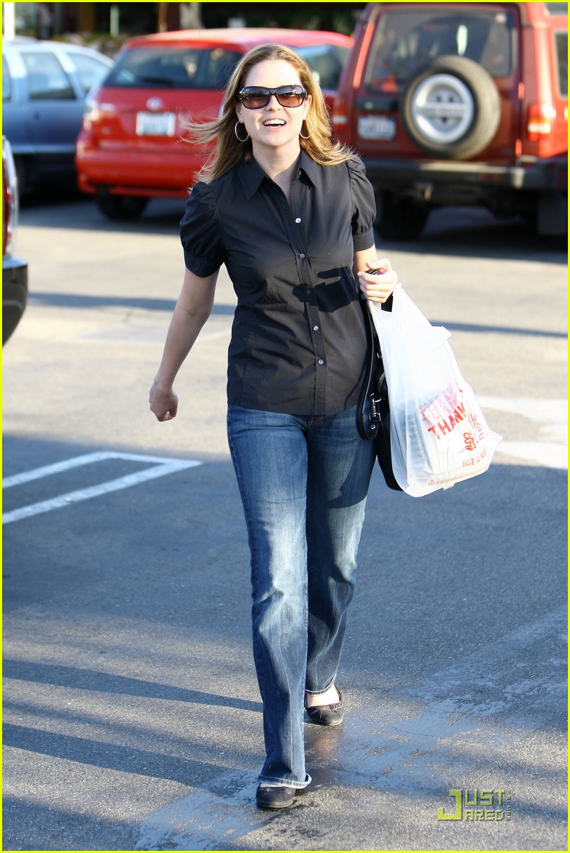 Jenna Fischer is a Fruit Farmer Photo 1872501 Jenna Fischer Pictures