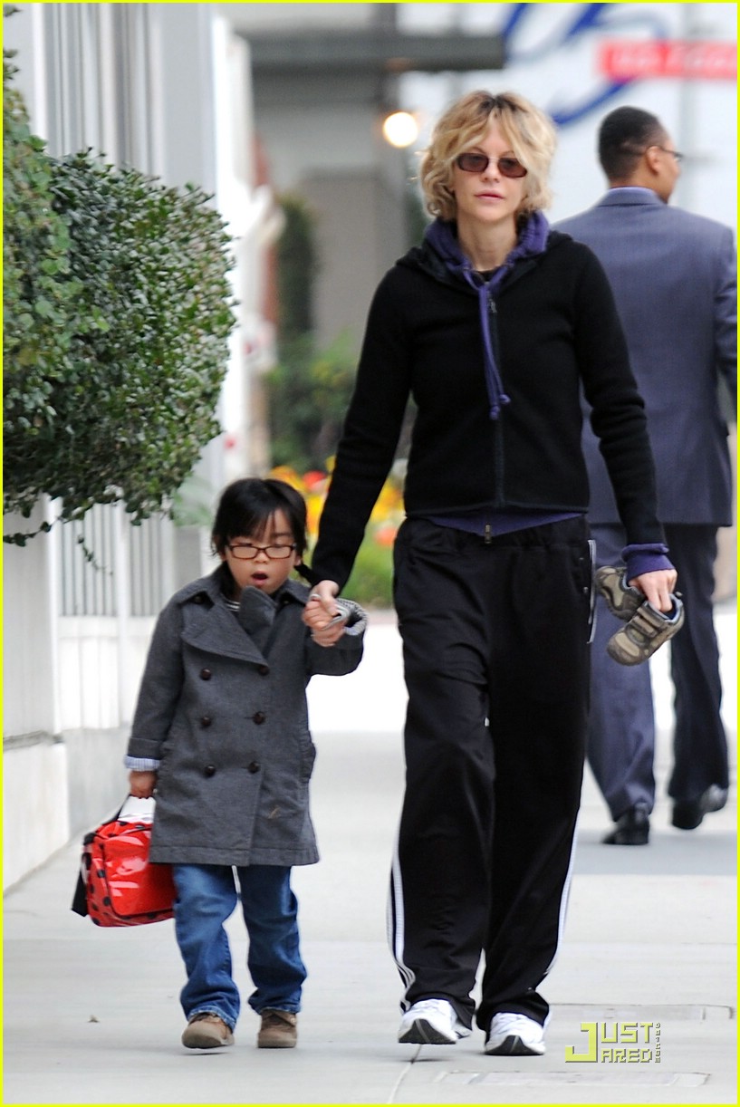 Daisy True is Ladybug Lovable: Photo 1828761 | Celebrity Babies, Daisy