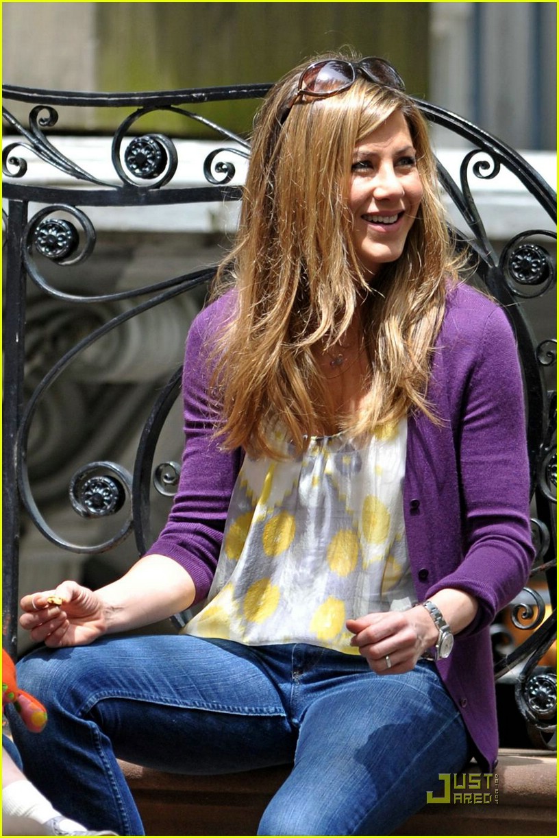 Jennifer Aniston is a Mom!: PH๏τo 1918101 | Jennifer Aniston PH๏τos | Just  Jared: Entertainment News