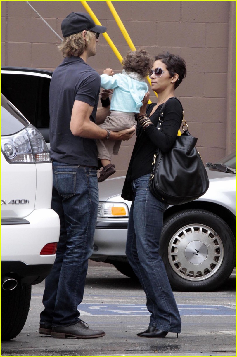 Halle Berry & Gabriel Aubry Family Feast Photo 1956241 Celebrity