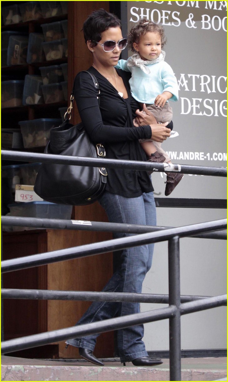 Halle Berry & Gabriel Aubry Family Feast Photo 1956311 Celebrity