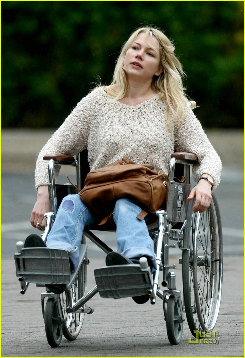 Michelle Williams is Wheelchair Bound Photo 1896801 Michelle