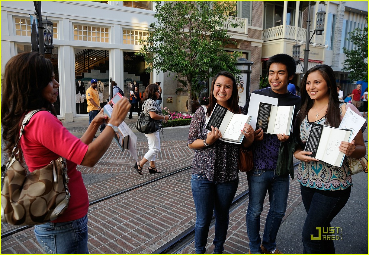 Lauren Conrad Loves LA Candy Photo 1993001 Lauren Conrad Photos