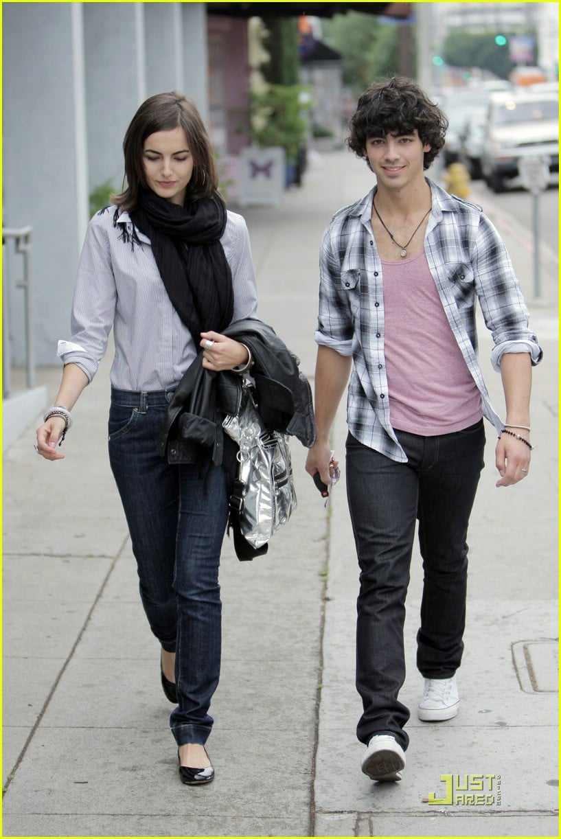 Joe Jonas Joansing For Camilla Belle Photo 1965761 Camilla Belle