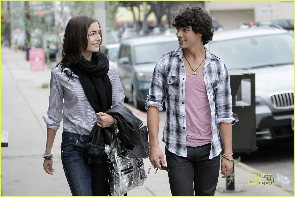 Joe Jonas: Joans-ing For Camilla Belle: Photo 1965841 | Camilla Belle