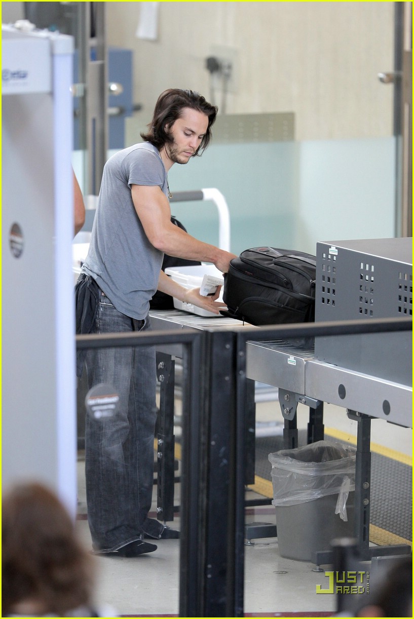 Taylor Kitsch is Beanie Buff Photo 1965161 Taylor Kitsch Photos