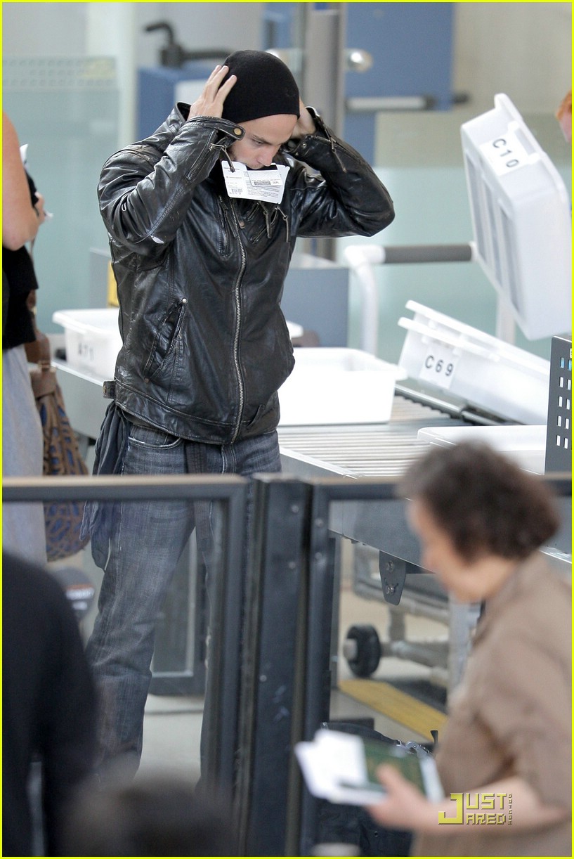 Taylor Kitsch is Beanie Buff Photo 1965181 Taylor Kitsch Photos