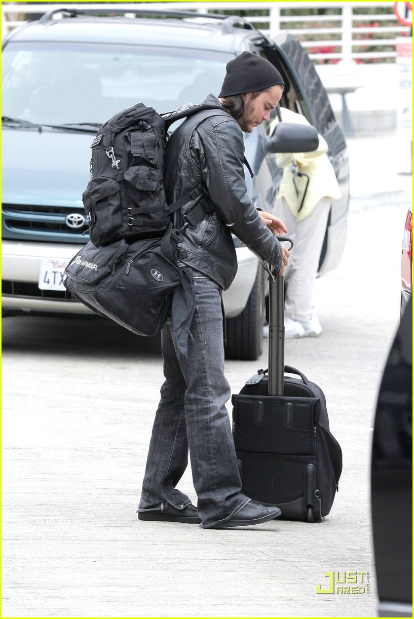 Taylor Kitsch is Beanie Buff Photo 1965201 Taylor Kitsch Photos