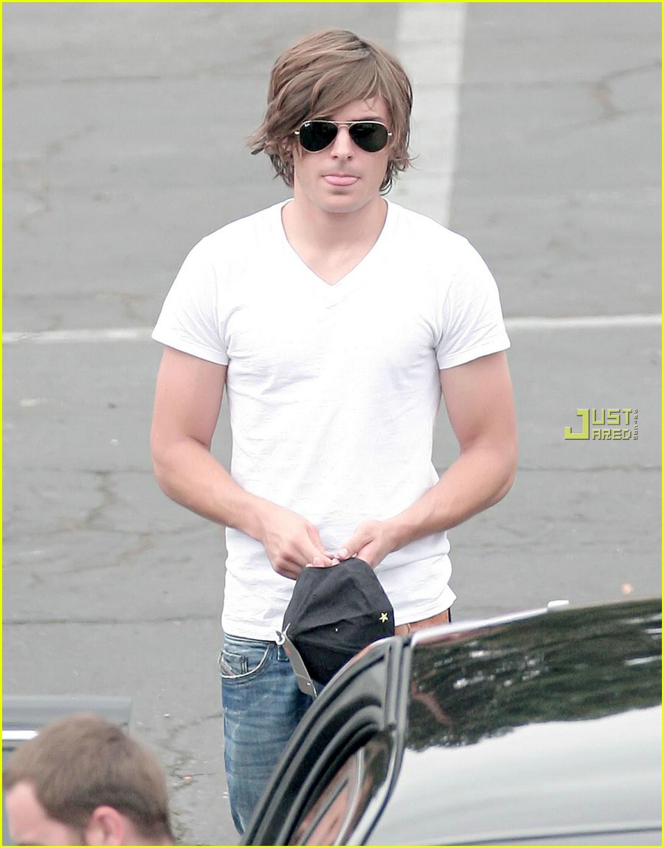 Zac Efron Joins 'Entourage' FIRST PICS Photo 1963921 Entourage