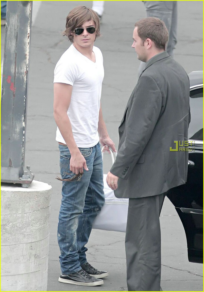 Zac Efron Joins 'Entourage' FIRST PICS Photo 1963931 Entourage