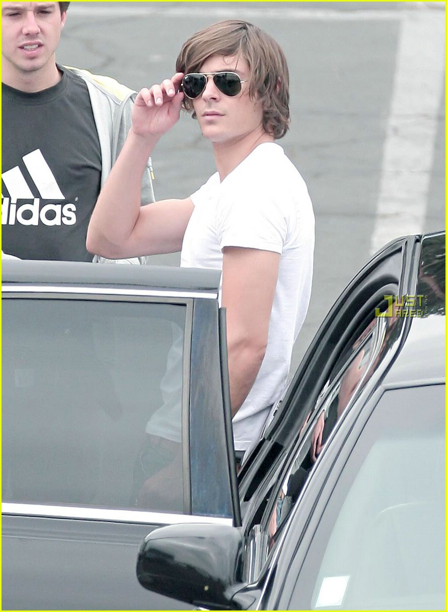 Zac Efron Joins 'Entourage' FIRST PICS Photo 1963991 Entourage