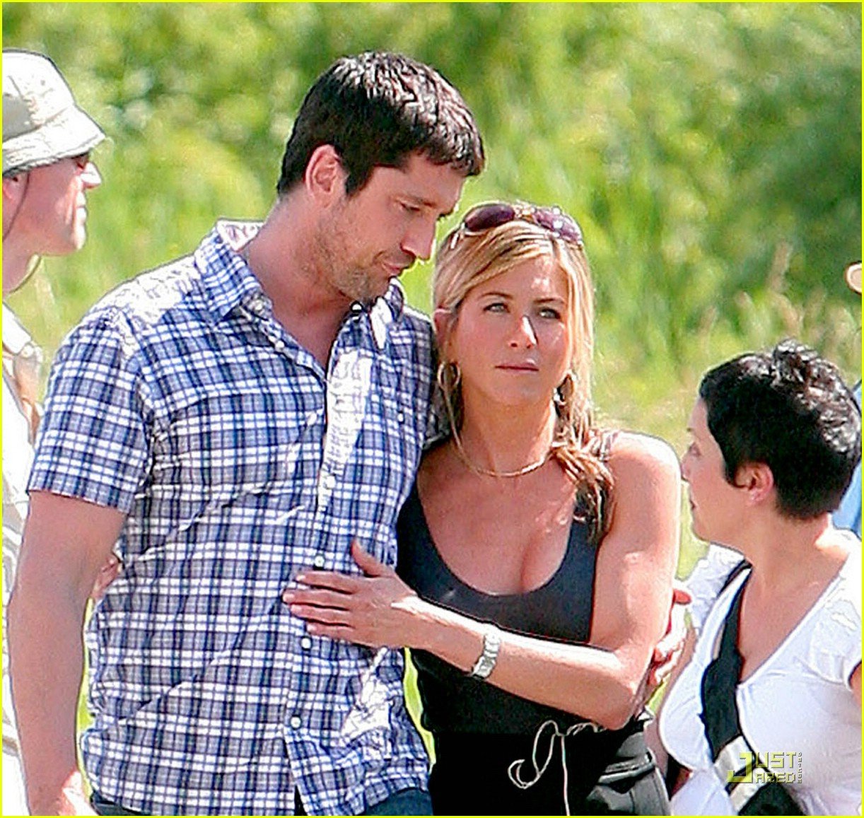Jennifer Aniston & Gerard Butler Keep Close OffSet Photo 2051221