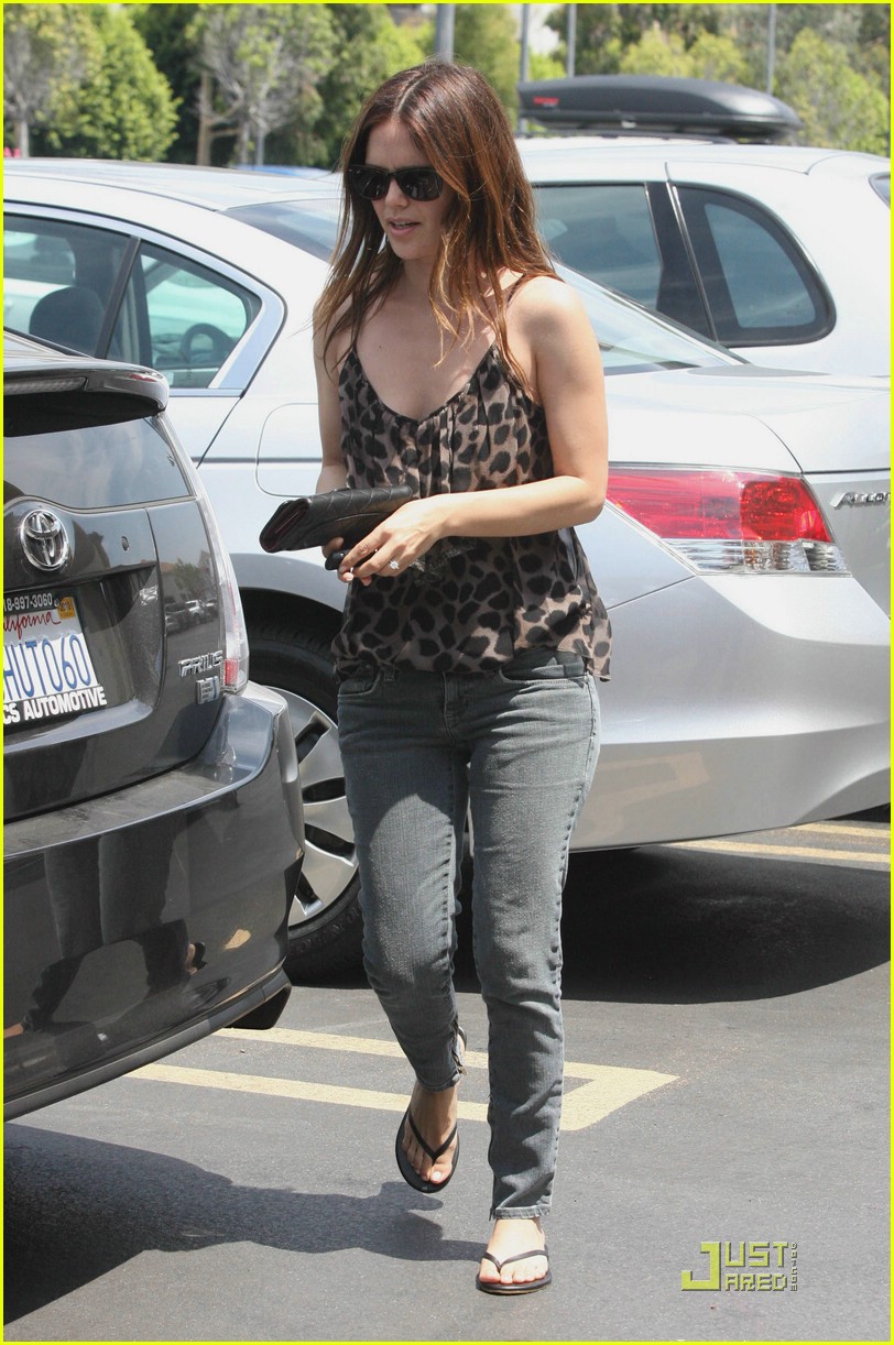 Rachel Bilson: Birthday Balloons For Dad!: Photo 2076271 | Rachel