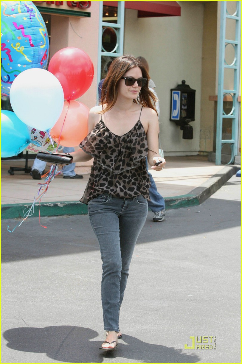 Rachel Bilson: Birthday Balloons For Dad!: Photo 2076391 | Rachel