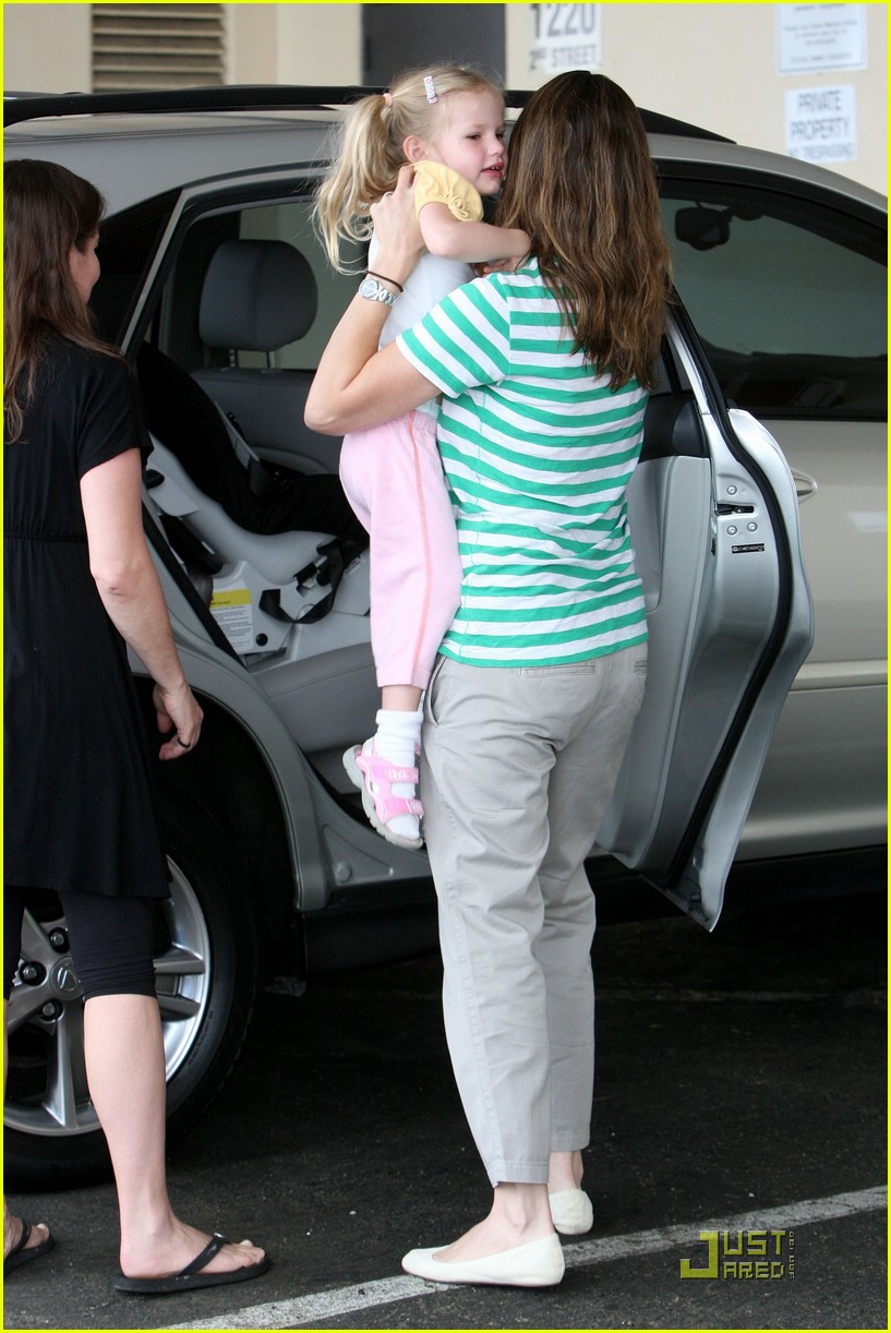 Jennifer Garner: Stripe Central: Photo 2026581 | Ben Affleck, Celebrity