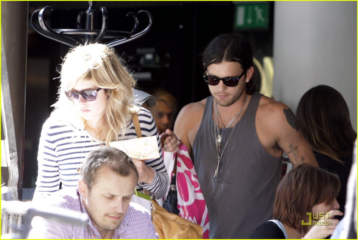 Kings of Leon: Girlfriends Galore!: Photo 2040531 | Alisa Torres, Jared