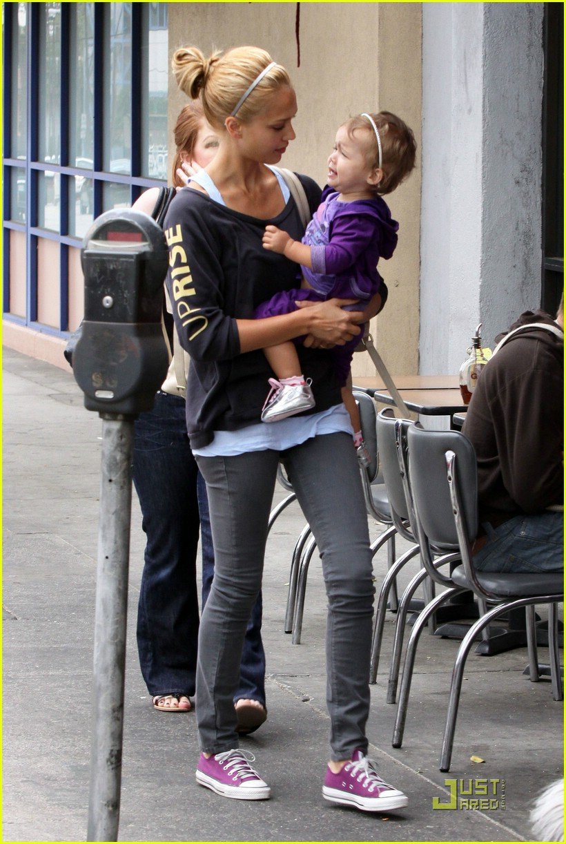 Jessica Alba: Malibu Beach Bikini Babe: Photo 2095251 | Bikini, Cash